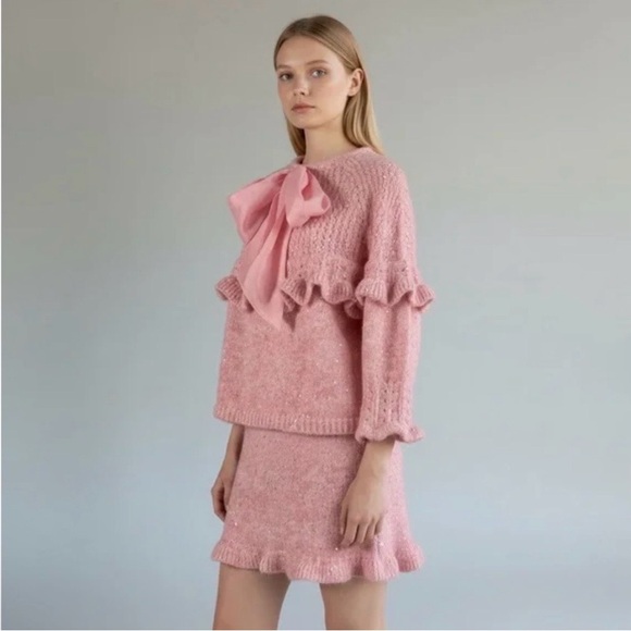 Sweaters - Elegant Pink Ruffled Skirt